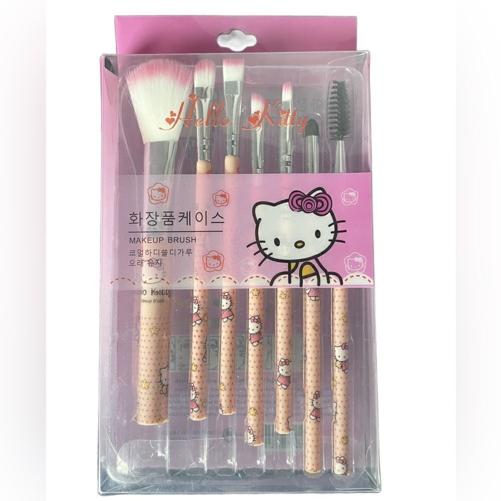 Hello Kitty Makeup Brush Set Comes w/7 Brushes (NEW)